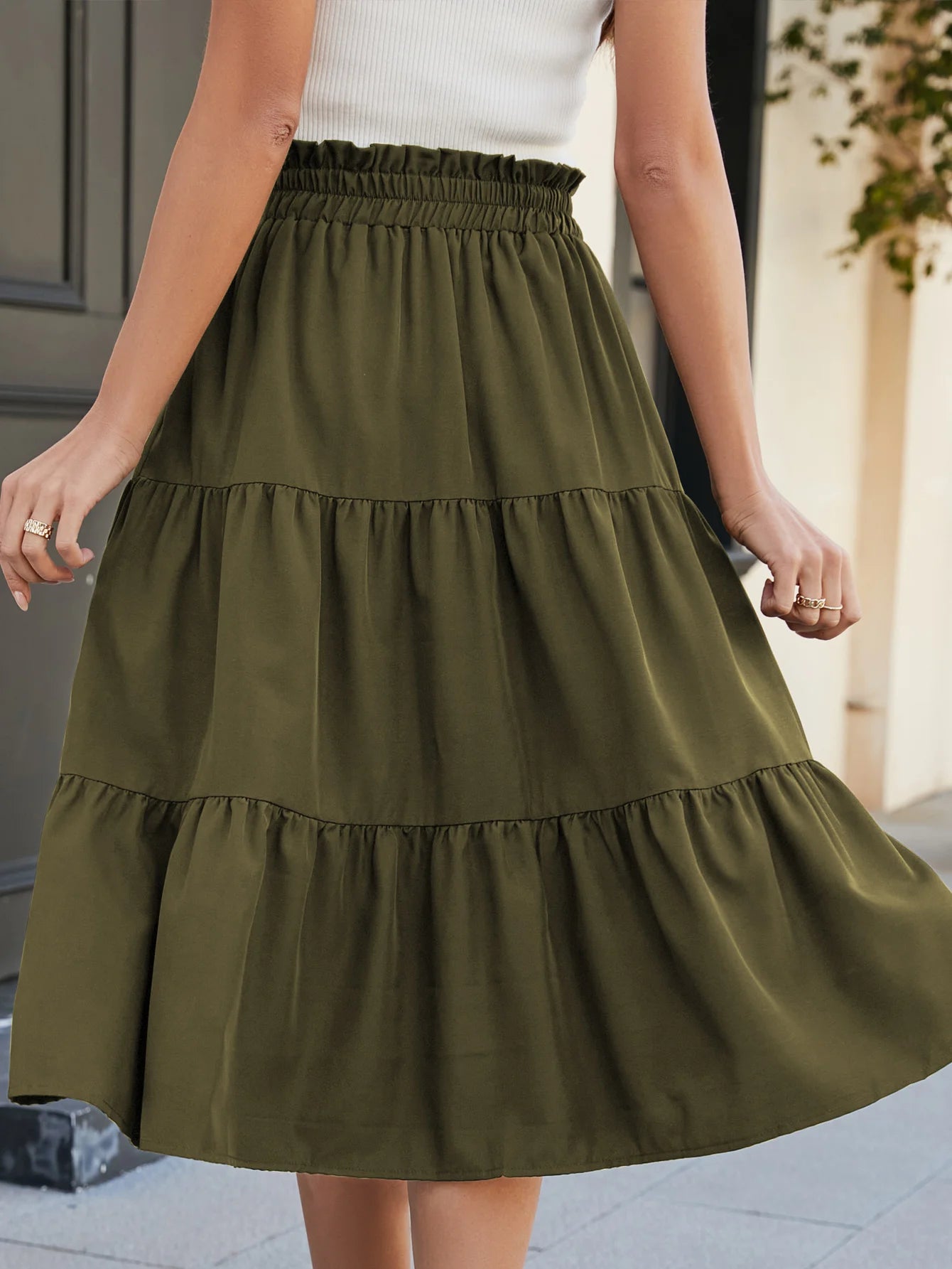 Women's High Waisted Solid Color Tiered Midi Skirt a Line Flared Half Skirt with Elastic Waist Perfect for Everyday Wear